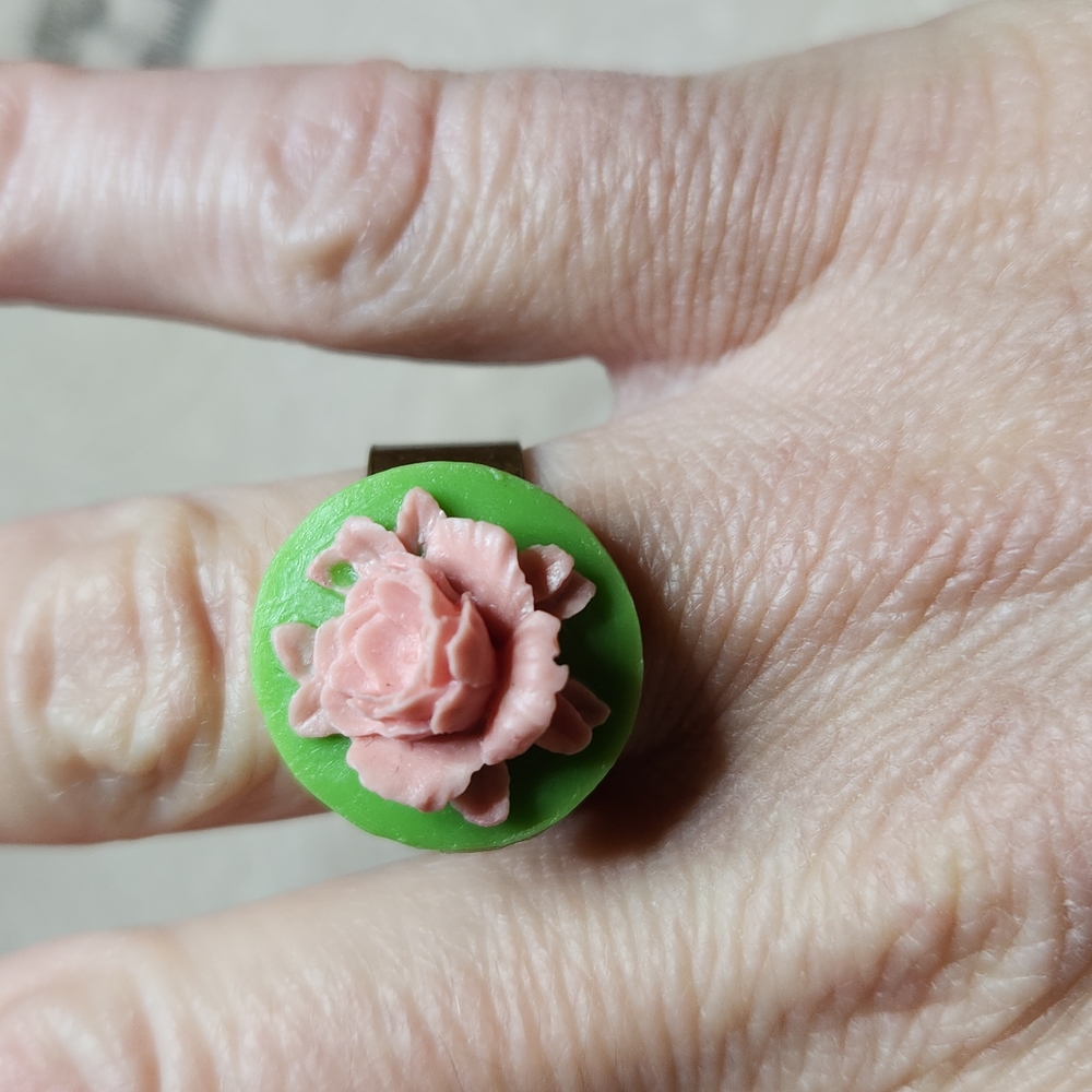 NEW! Rose cameo adjustable ring, handmade, so pretty